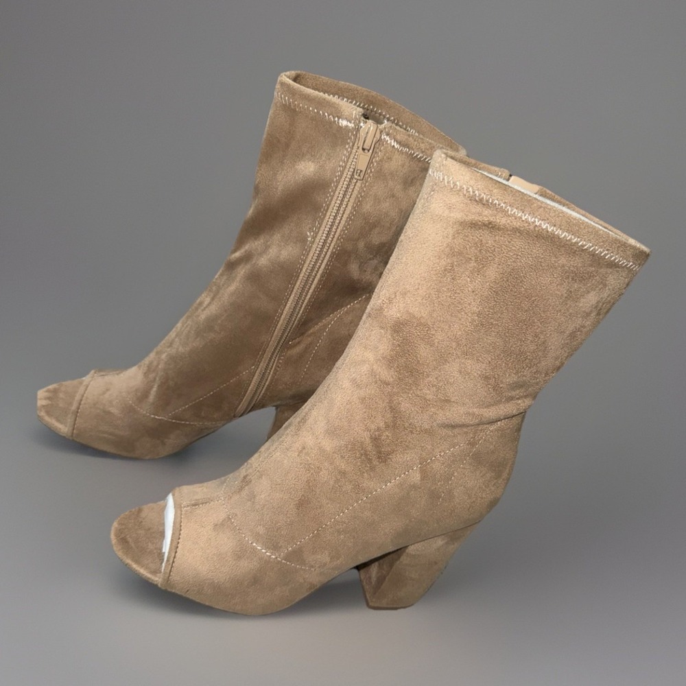 NEW Women's GUESS Boots Galyna‎ Peep Toe Tan Suede Ankle Booties Size 8M